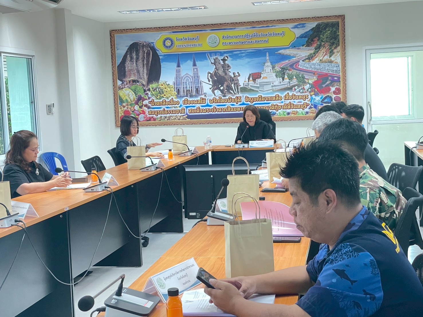 title - ส.ป.ก.จันทบุรี ประชุมคณะทำงานพิจารณาแนวเขตการจัดที่ดินให้แก่เกษตรกร กรณีเป็นที่ดินที่ไม่เคยจัดให้แก่บุคคลใด ตามกฎหมายว่าด้วยการปฏิรูปที่ดินเพื่อเกษตรกรรม ครั้งที่ 1/2569